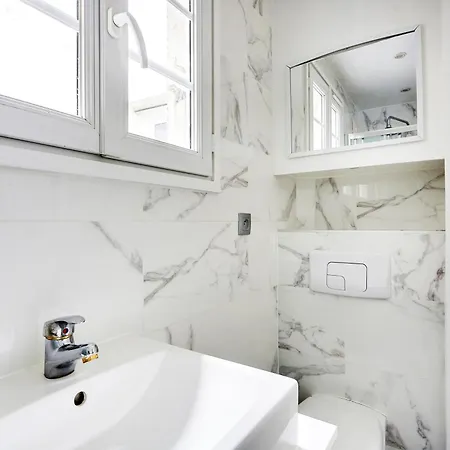 Apartment Pick A Flat's Apartements In Louvre-rivoli - Rue Du Roule *