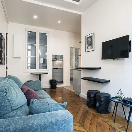 Pick A Flat's Apartements In Louvre-rivoli - Rue Du Roule Apartment