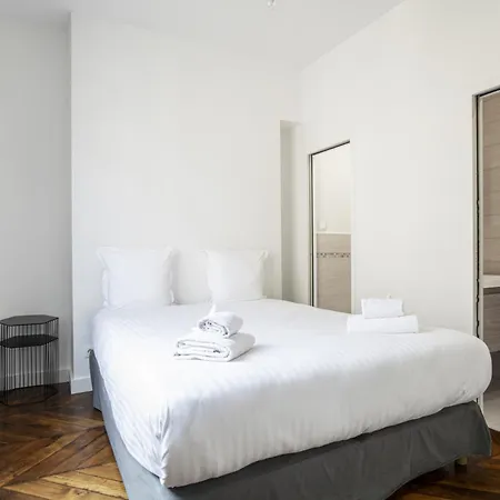 Apartment Pick A Flat's Apartements In Louvre-rivoli - Rue Du Roule