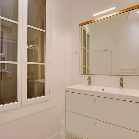 Pick A Flat's Apartements In Louvre-rivoli - Rue Du Roule Paris