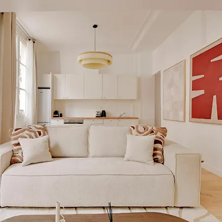 Apartment Pick A Flat's Apartements In Louvre-rivoli - Rue Du Roule *